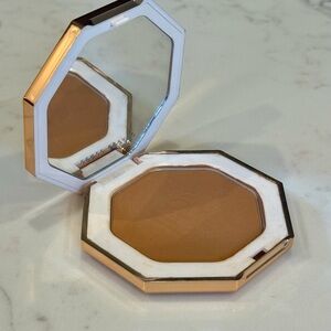 Fenty Sun Stalk’r Instant Warmth Private Island Bronzer